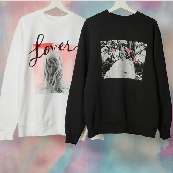 Taylor Swift Sz L Lover Home Is Where the Heart Is Eras Tour Merch Sweatshirt - Picture 15 of 16